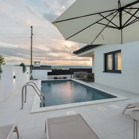 Pamemani سفيتي بيتار